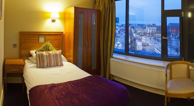 اتاق استاندارد یک نفره, Imperial Hotel Galway