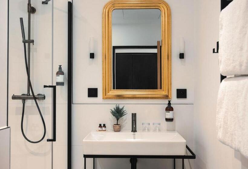 Полулюкс с Видом, Maisons Du Monde Hôtel & Suites   Marseille Vieux Port