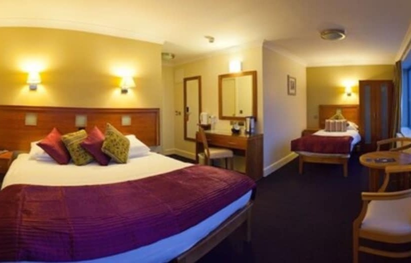 اتاق استاندارد سه نفره, Imperial Hotel Galway