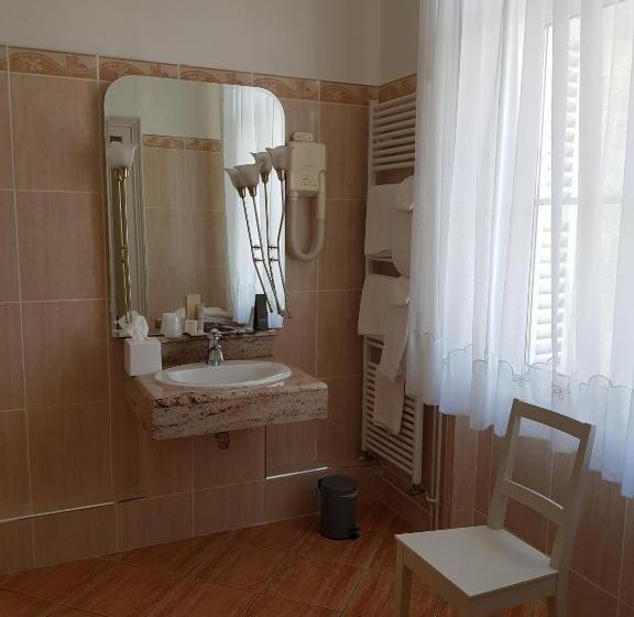 Номер Basic, Château Des Monthairons Hôtel Restaurant Gastromaison Spa Privatif