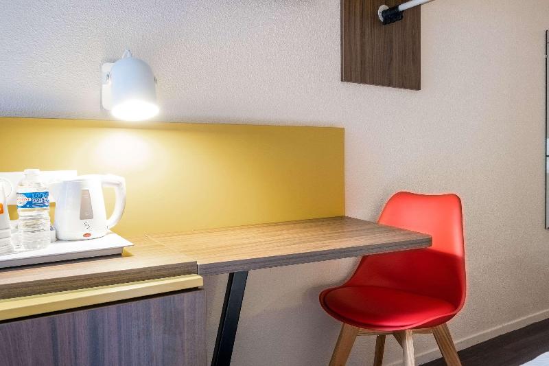 Номер Стандарт Трехместный, Comfort Hotel Lille Lomme