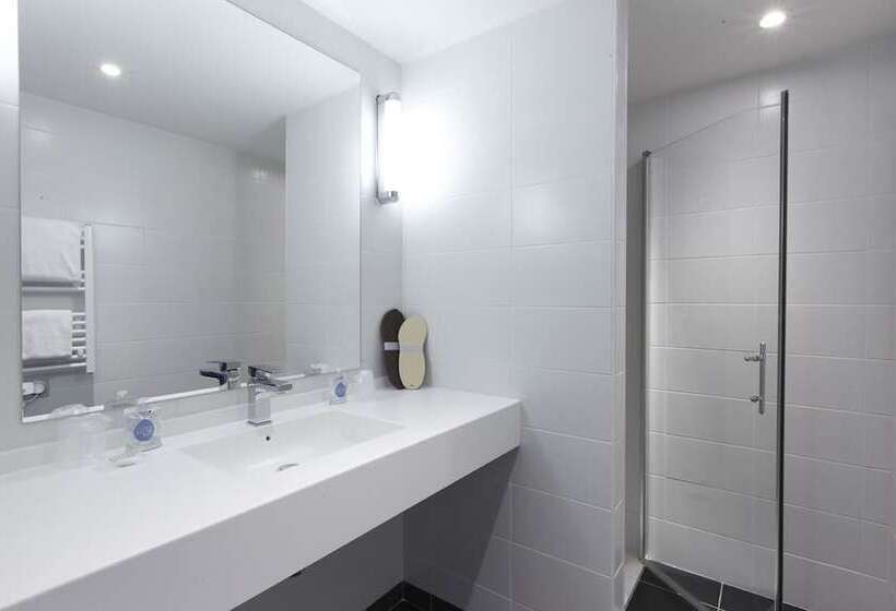اتاق سوپریور, Kyriad Hotel Laval