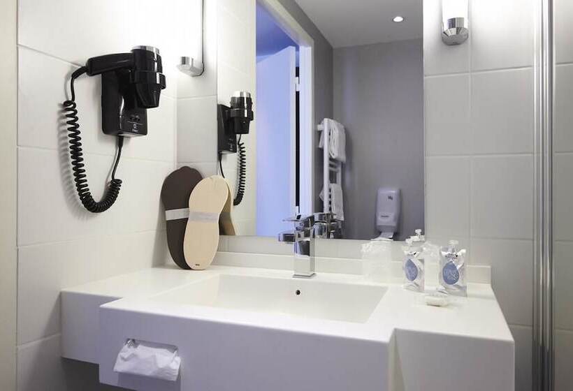 اتاق استاندارد, Kyriad Hotel Laval