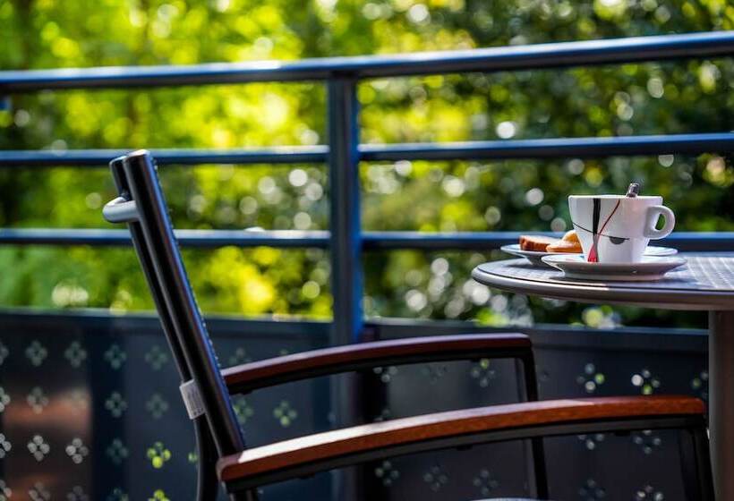 اتاق استاندارد, Le Pavillon Bleu