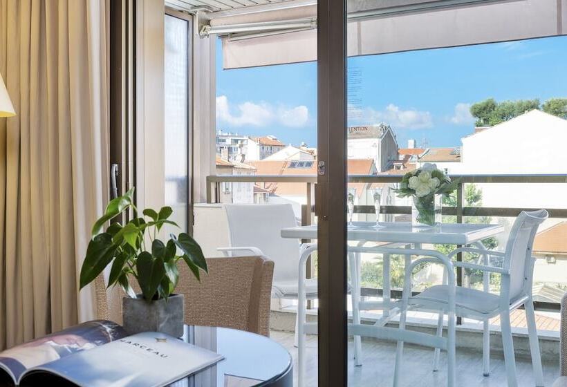 디럭스 룸 도시 전망, Hôtel Barrière Le Gray D Albion