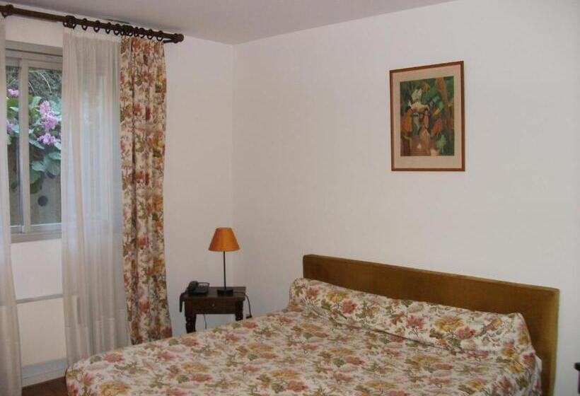 스탠다드 룸, Auberge De La Madone