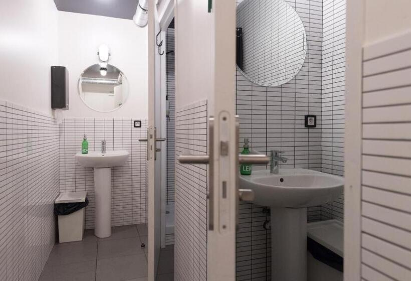 Кровать в Многоместном Номере с Общей Ванной, Ho36 Hostel