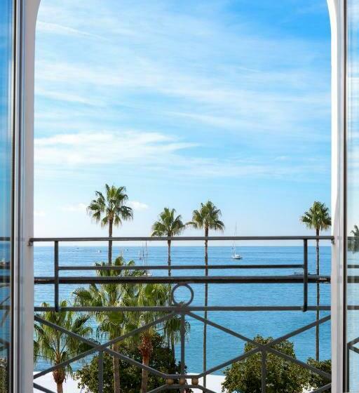 سوییت جونیور با چشم‌انداز جانبی دریا, Hôtel Barrière Le Majestic Cannes