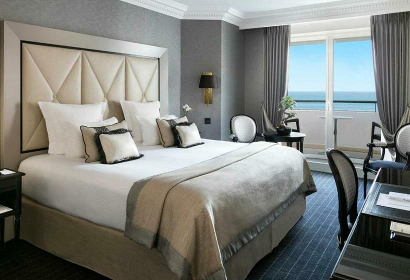 小型套房侧面可观海景, Hôtel Barrière Le Majestic Cannes