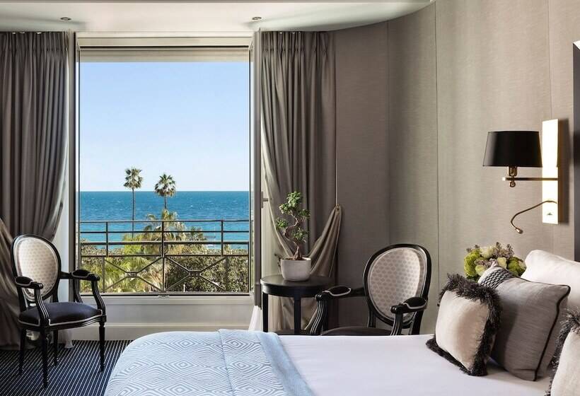 Deluxe Suite Sea View, Hôtel Barrière Le Majestic Cannes
