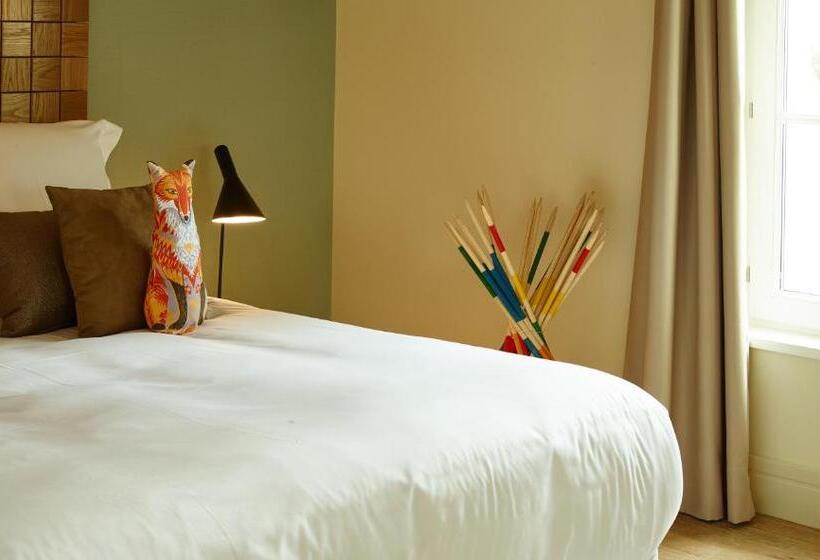 سوئیت با تخت بزرگ, Hôtel De Cavoye