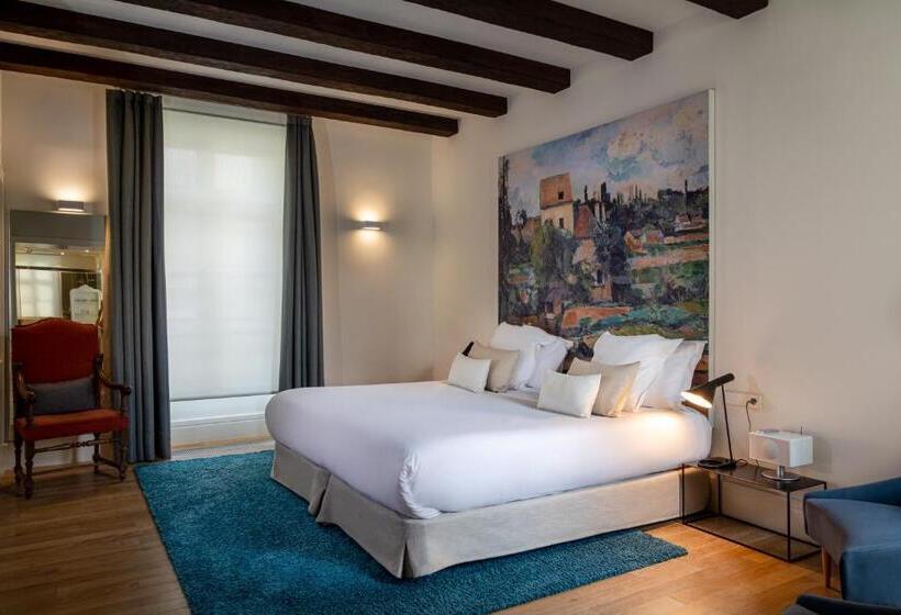 سوئیت جونیور با چشم‌انداز باغ, Hôtel De Cavoye