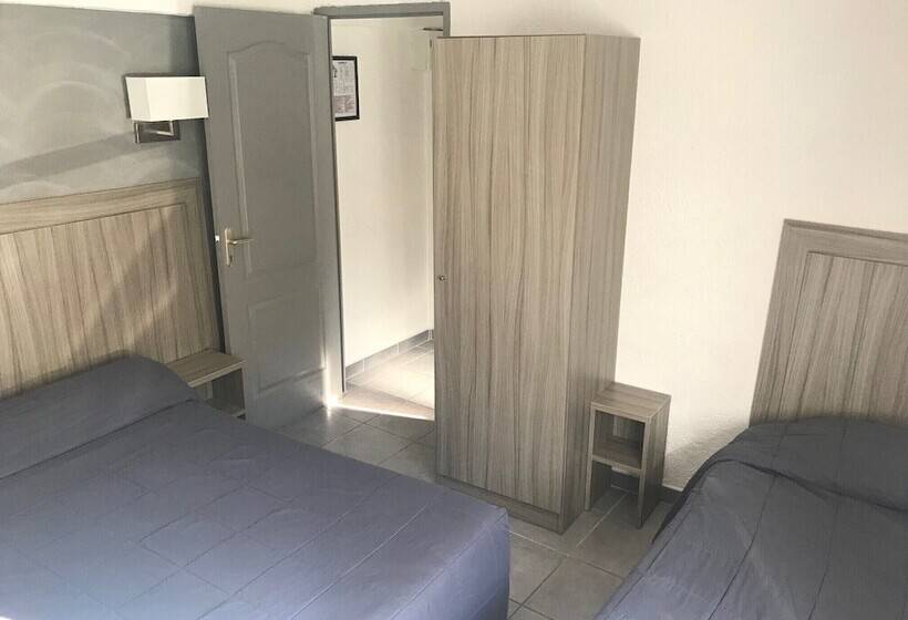 Economy Triple Room, Les Palmiers En Camargue