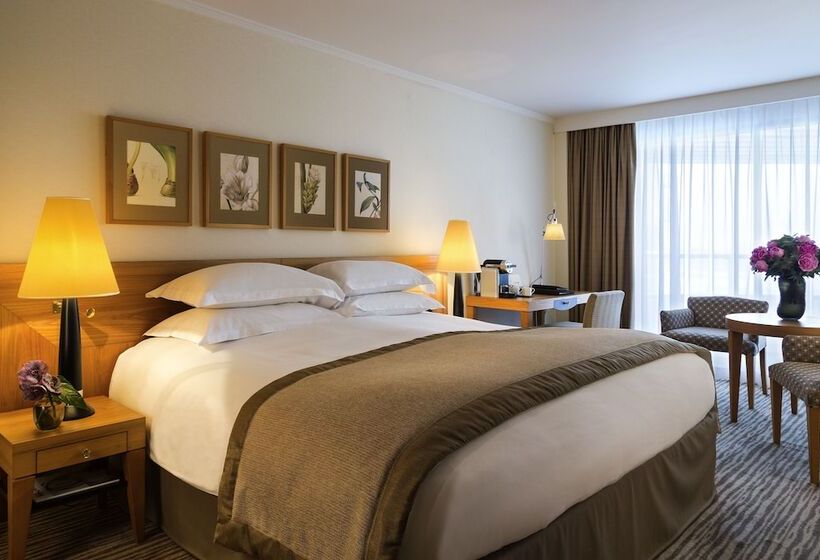 Номер Superior Боковой Вид на Море, Sofitel Biarritz Le Miramar Thalassa