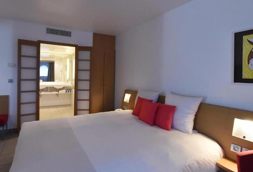 سوییت با چشم‌انداز دریا, Grand Hotel Montabo