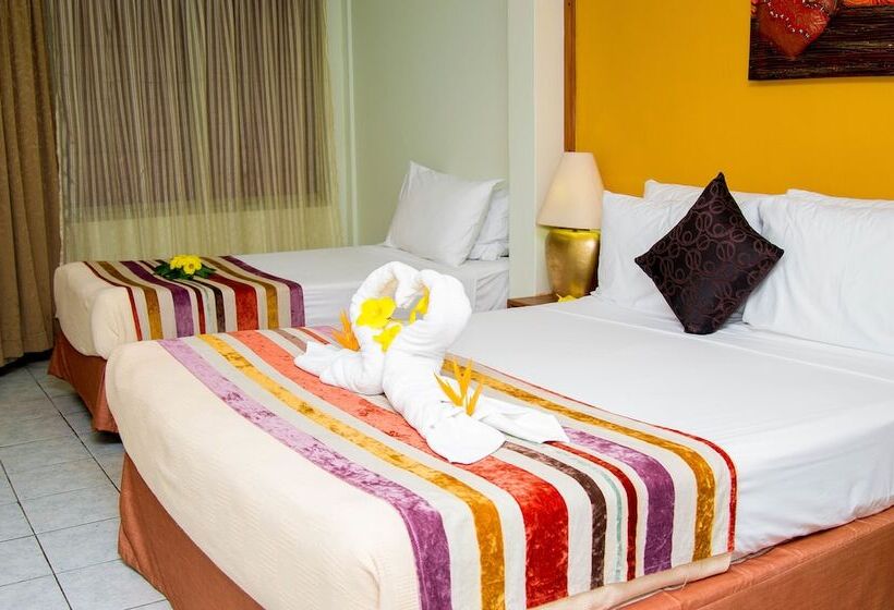 풀장 전망 디럭스 룸, Hexagon International Hotel, Villas & Spa