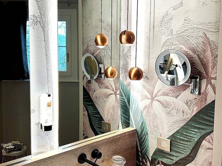 Полулюкс, La Cheneaudière   Hôtel Spa   Relais & Châteaux