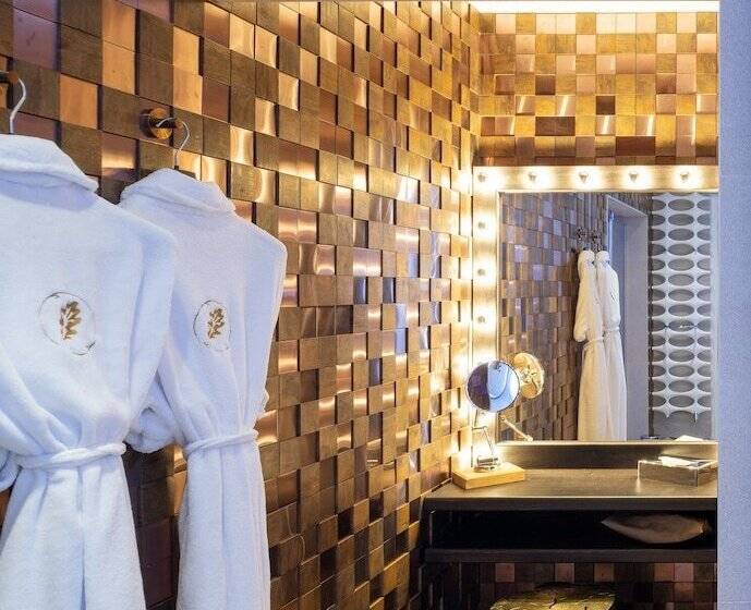 Люкс, La Cheneaudière   Hôtel Spa   Relais & Châteaux