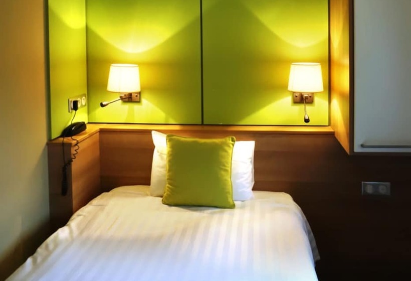 Standard Single Room, Restaurant Du Parc De La Colombiere