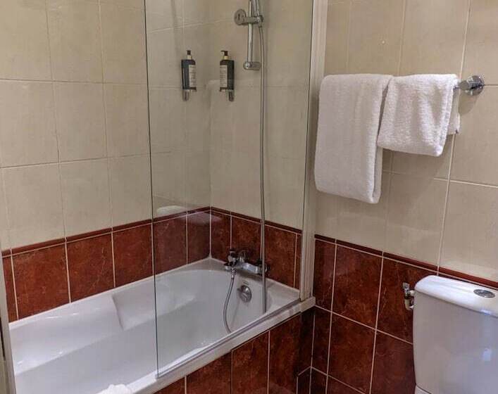 Quarto Superior, Magda Champs Elysees