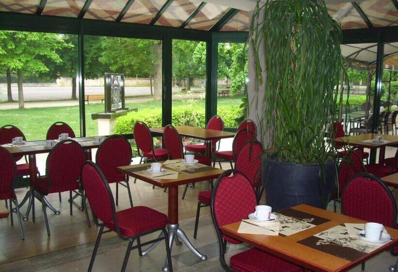 Номер Стандарт, Restaurant Du Parc De La Colombiere