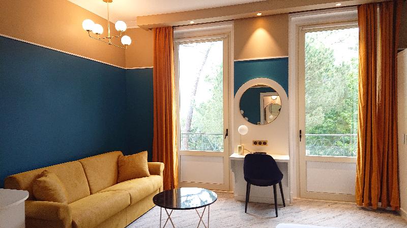 Полулюкс, Hôtel The Originals Résidence De Rohan