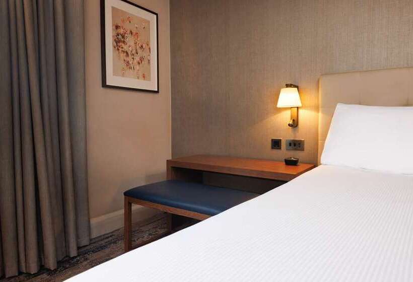 Standart Oda, Hilton Leeds City