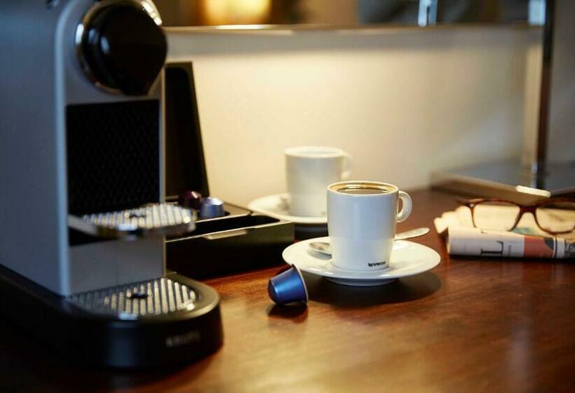 Номер Executive, The Tower Hotel, London