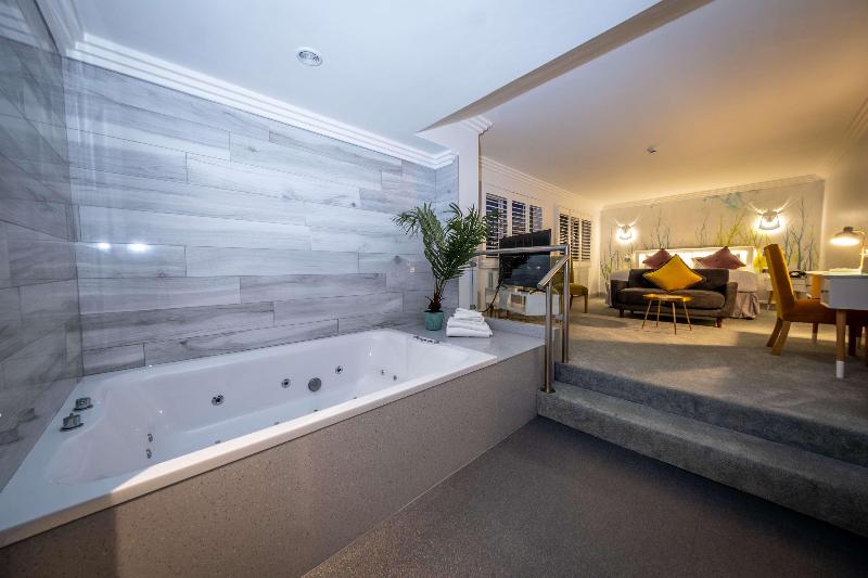سوئیت پرزیدنت, Best Western Plus White Horse