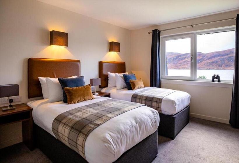 Superior room with lake view, Harbour House