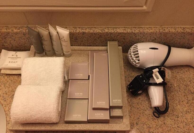 اتاق اساندارد با چشم‌انداز جانبی به دریا, Lotte Hotel Guam