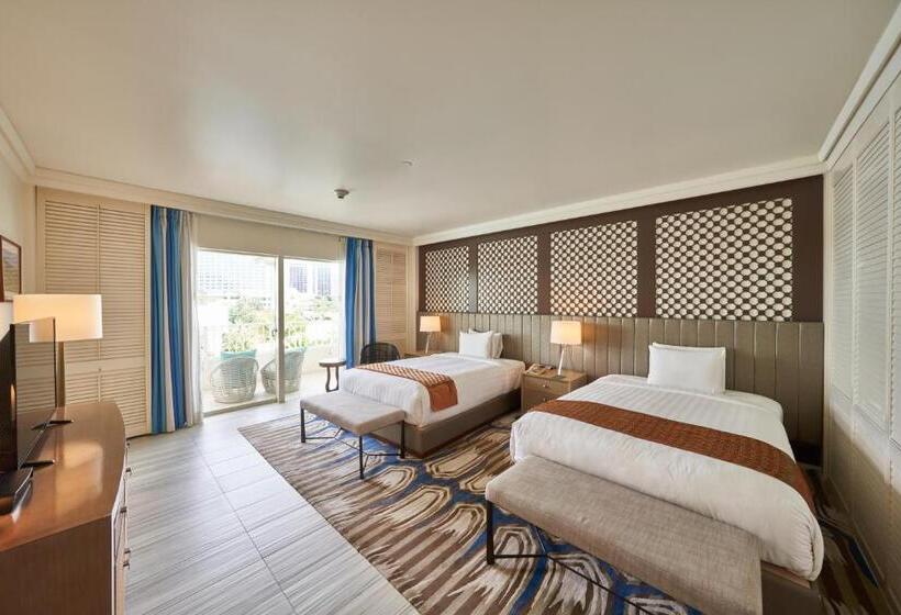 سوئیت با تخت بزرگ, Lotte Hotel Guam