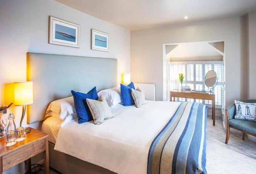 Номер Deluxe Вид на Море, St Brides Spa Hotel & Village Apartments