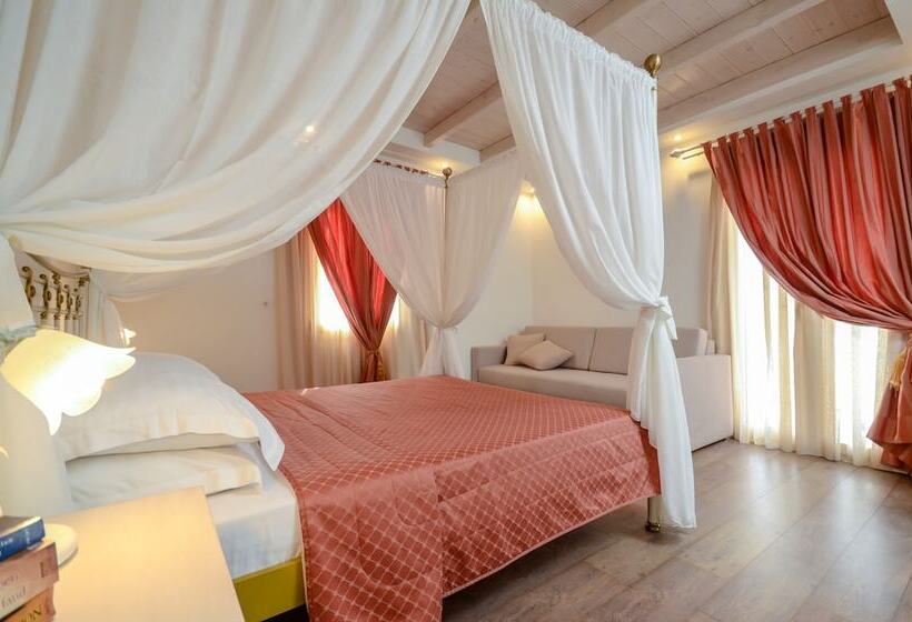 Полулюкс, Aeolis Boutique