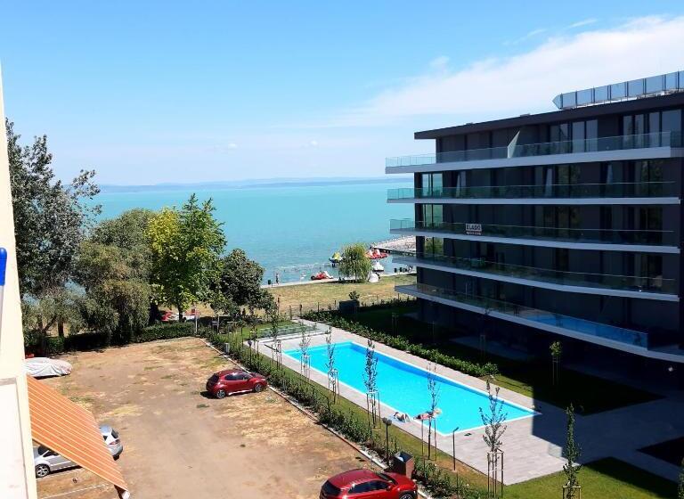 Трехместный Номер Стандарт с Балконом, Aranyhíd Apartman