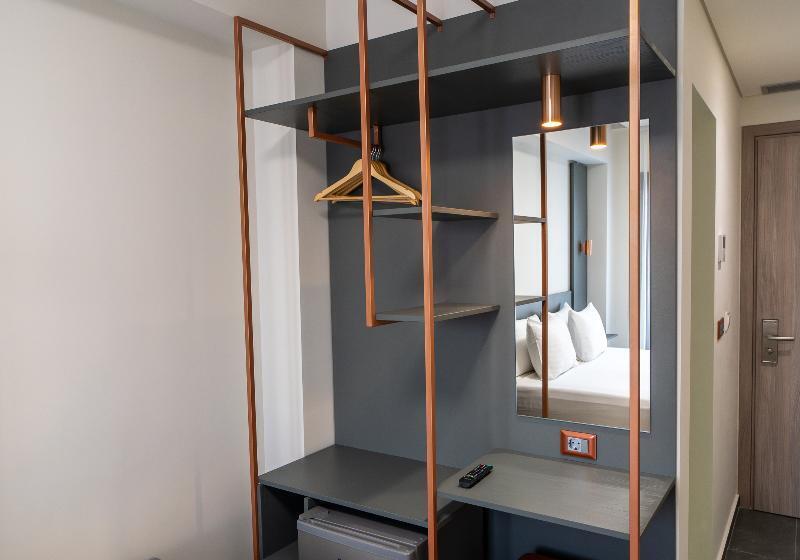 اتاق لوکس سه تخته, Argo Hotel Piraeus