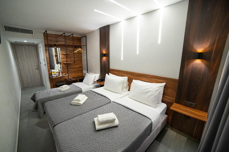 اتاق لوکس سه تخته, Argo Hotel Piraeus