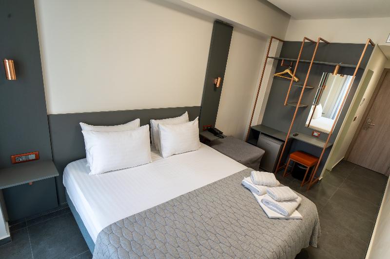 اتاق لوکس سه تخته, Argo Hotel Piraeus
