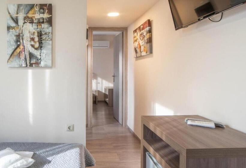 سوئیت خانواده 2 خوابه, Argo Hotel Piraeus