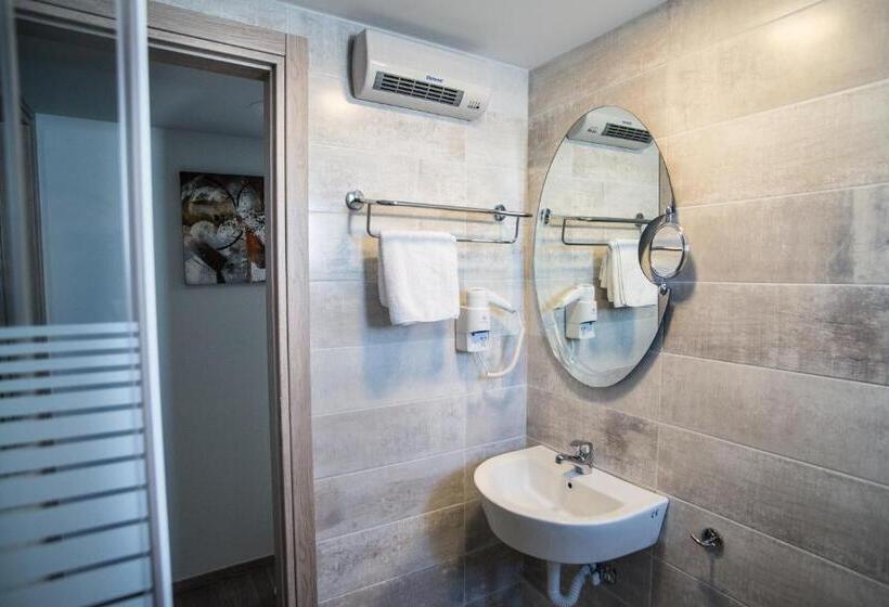 سوئیت خانواده 2 خوابه, Argo Hotel Piraeus