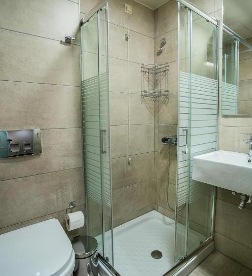 اتاق لوکس سه تخته, Argo Hotel Piraeus