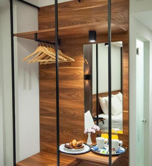 اتاق لوکس سه تخته, Argo Hotel Piraeus