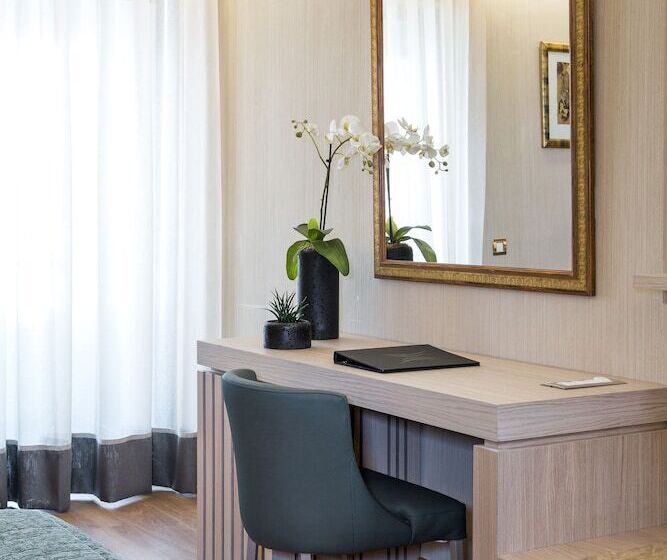 Трехместный Президентский, Divani Palace Acropolis