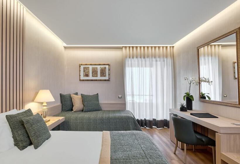 Triplo Executivo, Divani Palace Acropolis