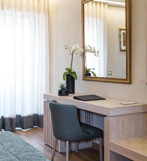 Triplo Executivo, Divani Palace Acropolis