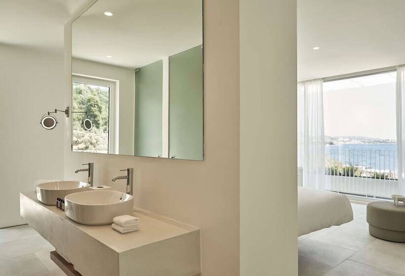 Люкс Вид на Море с Гидромассажем, Radisson Resort Plaza Skiathos