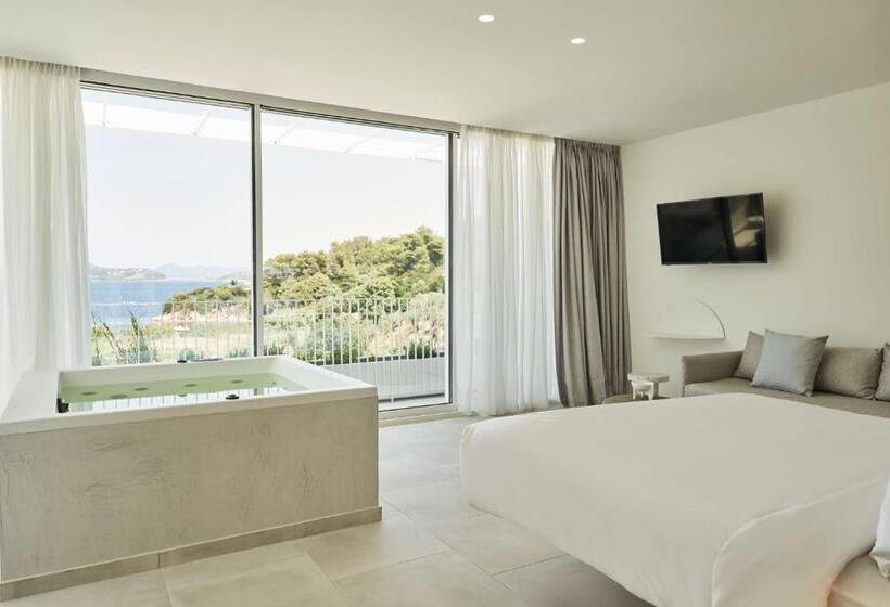 Люкс Вид на Море с Гидромассажем, Radisson Resort Plaza Skiathos