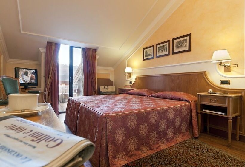 اتاق استاندارد با چشم‌انداز استخر, Grand Hotel Dino