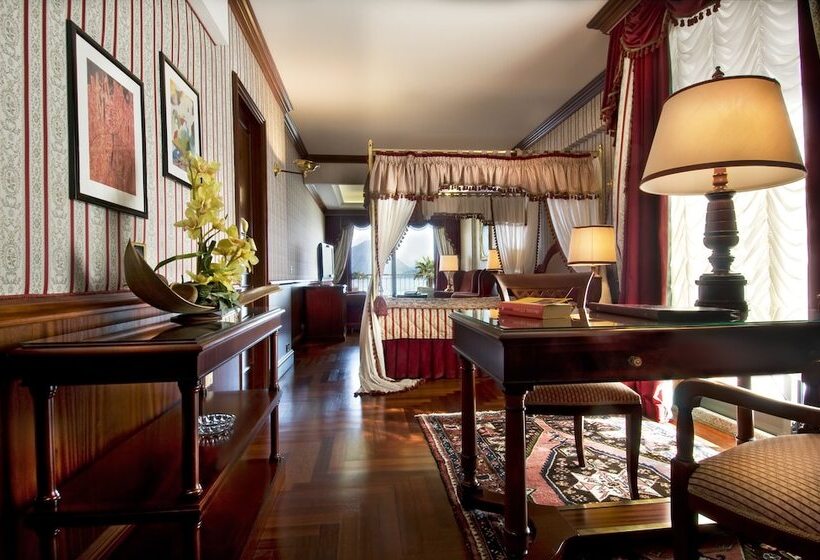 سوییت جونیور با چشم‌انداز دریاچه, Grand Hotel Dino