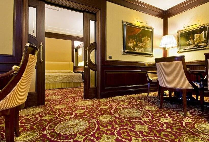 سوئیت سینیور, Grand Hotel Dino